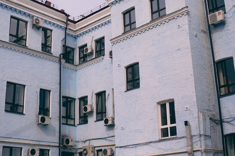 Инструменты для проверки: от анемометра до дымовой шашки