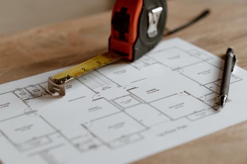 Что считается самовольной перепланировкой и чем это грозит
