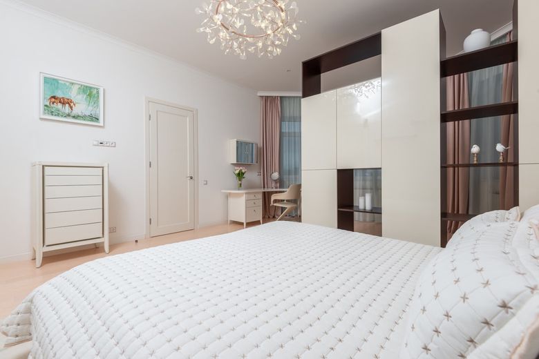 Какой вариант тише и надёжнее для спален и кабинета?