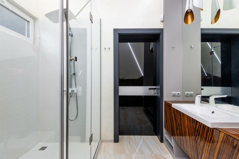 Что такое душевая walk-in без поддона и какие нормы регулируют её устройство